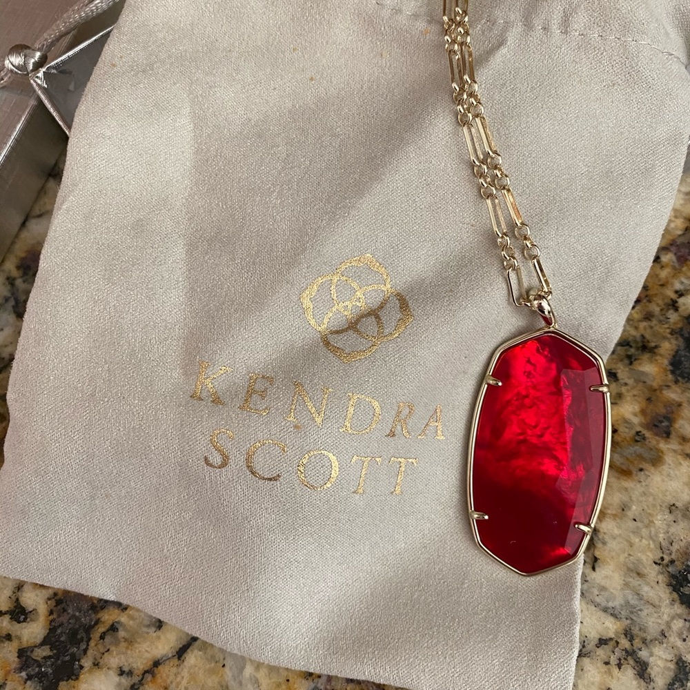 Brand New Kendra Scott pendant!